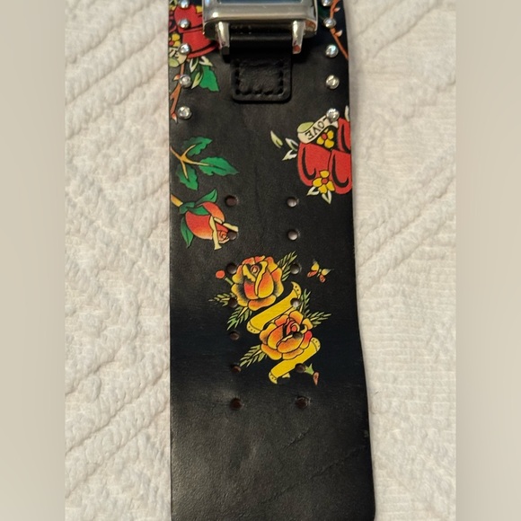 Ed Hardy vintage leather wrist watch - skull & roses - needs battery - great - Picture 5 of 11